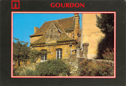 GOURDON  Une Demeure Couverte De Tuiles Brunes   14 (scan Recto Verso)MH2932 - Gourdon