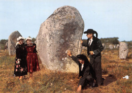 CARNAC   Les Menhirs. Coiffes Des Régions De CARNAC, QUIBERON, AURAY   23  (scan Recto Verso)MH2935 - Carnac