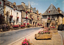 ROCHEFORT EN TERRE   Vieilles Maisons Fleuries De La Place Du Puits    32 (scan Recto Verso)MH2942 - Rochefort En Terre