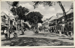 PC SURINAME PARAMARIBO GRAVENSTRAAT, VINTAGE POSTCARD (b53697) - Suriname