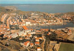 PORT VENDRES    En Avion Au-dessus De La Ville Et Du Port        48 (scan Recto Verso)MH2970 - Port Vendres