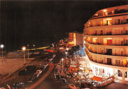 CANET PLAGE  La Place De La Méditerranée, Vue De Nuit     17 (scan Recto Verso)MH2973 - Canet Plage