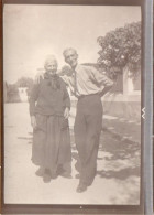 PHOTO - P - PHOTO ORIGINALE - COUPLE HOMME ET FEMME - A SITUER - FORMAT 9 X 6.4 - Anonyme Personen