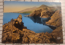 La Route De La Corniche D'or. Les Rochers Du Trayas, Le Pic Aurele Et Le Cap Roux - Saint-Raphaël