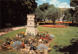 DRAGUIGNAN   Le Jardin Anglais Avec La Tour De L'horloge     22  (scan Recto Verso)MH2988 - Draguignan