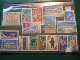 NOUVELLE CALEDONIE ANNEE COMPLETE 1972 NEUVE** LUXE - MNH - COTE 95,80 EUROS - Unused Stamps