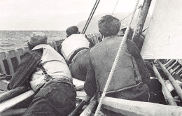 TRISTAN DA CUNHA - Longboat Crew Bound For Inaccessible Island - Publ. Roland Svensson (Year 1979)  - Sainte-Hélène