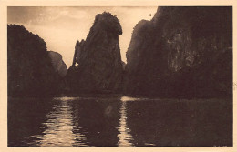 Vietnam - Baie D'Along HA LONG - Le Rocher Le Bock - Ed. Indochine Films & Cinéma 18 - Vietnam