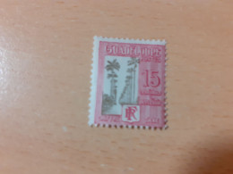 TIMBRE   GUADELOUPE   TAXE    N  29    COTE  0,50   EUROS  NEUF  TRACE  CHARNIERE - Timbres-taxe