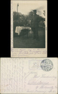 Ansichtskarte  Soldat Vor Dem Tisch, Privatfoto AK WK1 1915  - Weltkrieg 1914-18