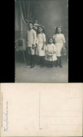 Ansichtskarte  Vier Kinder Sonntagskleidung - Atelierfoto 1916 - Portretten