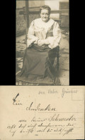 Menschen Soziales Leben - Ältere Frau Privatfoto Echtfoto-AK 1910 Privatfoto - People