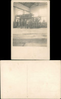 Fabrik Männer Vor Maschine, Technik Privatfoto Echtfoto-AK 1920 Privatfoto - Unclassified