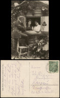 Ansichtskarte  Fotokunst Frauen Im Holzhaus Davor Mann 1911 - Personajes