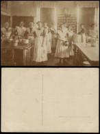 Foto  Junge Frauen - Haushaltungsschule Kochen 1921 Privatfoto - Personnages