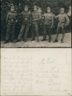 Militär Soldaten Privataufnahme "Schulter An Schulter" 1. WK 1916 Privatfoto - Autres & Non Classés