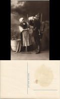Ansichtskarte  Soldat Trinkt Aus Krug Der Bäuerin Atelierfoto Militaria 1916 - Guerre 1914-18