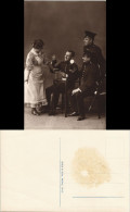 Ansichtskarte  Soldaten Beim Biertrinken - Frau Atelierfoto Militaria 1916 - Guerre 1914-18
