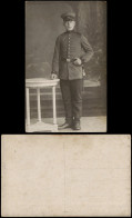 Foto  Junger Soldat, Militaria WK1 - Atelierfoto 1915 Privatfoto - War 1914-18