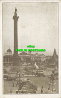 R611001 London. Trafalgar Square. Postcard - Sonstige & Ohne Zuordnung