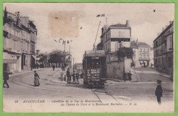 Belle CPA ANGOULEME Carrefour De La Rue Montmoreau Champ De Foire Boulevard Berthelot Animé Tramway 16 Charente - Angouleme