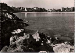 DINARD. -  La Grande Plage Vue De La Pointe Du Moulinet.    Non  Circulée. - Dinard