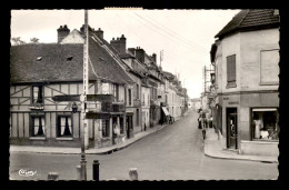 60 - CHAUMONT-EN-VEXIN - RUE DE LA REPUBLIQUE - Chaumont En Vexin