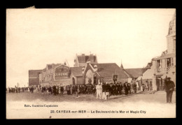 80 - CAYEUX - LE BOULEVARD DE LA MER ET MAGIC CITY - DEFILE DE FANFARE - Cayeux Sur Mer