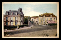 88 - ARCHES - RUE DE LA GARE - HOTEL MODERNE - CARTE COLORISEE - Arches