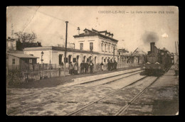 94 - CHOISY-LE-ROI - ARRIVEE D'UN TRAIN EN GARE DE CHEMIN DE FER - VOIR ETAT - Choisy Le Roi