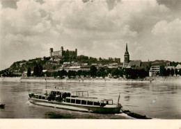 73943220 Bratislava_Pressburg_Pozsony_SK Blick Ueber Die Donau Zur Burg Fahrgast - Slowakije