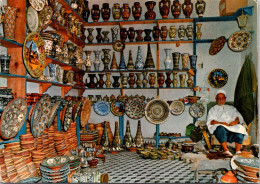 5-5-2024 (4 Z 15) Potery Seller (marchand De Poteries)  North Africa ? - Shopkeepers