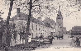 Le Pin La Garenne (61 Orne) Rue Principale Et L'église "peau De Lapin Et Sa Mère" Hôtel De La Croix D'Or Perpère Domin - Other & Unclassified