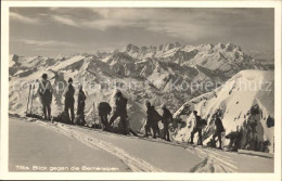 11755685 Titlis Engelberg Skifahrer Blick Auf Berner Alpen Engelberg - Autres & Non Classés