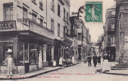 Vimoutiers (61 Orne) La Rue Aux Prêtres Circule 1912 - Vimoutiers