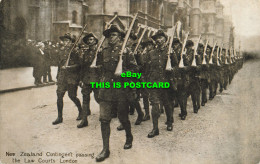 R613961 New Zealand Contingent Passing Law Courts. London. World War Series. E. - Autres & Non Classés