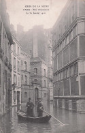 75 - Inondations De PARIS - 1910 -  La Rue Chanoinesse - La Crecida Del Sena De 1910