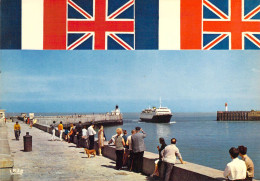 76 - Dieppe - La Jetée Et L'arrivée Du Bateau D'Angleterre - Dieppe