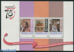 Netherlands - Personal Stamps TNT/PNL 2013 75 Years Margriet Magazine 3v M/s, Mint NH, History - Newspapers & Journali.. - Disfraces