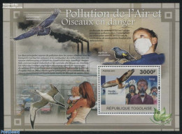 Togo 2011 Oir Pollution, Birds In Danger S/s, Mint NH, Nature - Birds Of Prey - Environment - Protección Del Medio Ambiente Y Del Clima