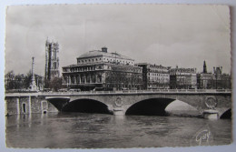 FRANCE - PARIS - Le Pont Au Change Et La Place Du Châtelet - 1957 - Ponts