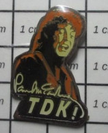 1818A Pin's Pins / Beau Et Rare / MUSIQUE / BEATLES PAUL McCARTNEY TDK Version Orange - Musica