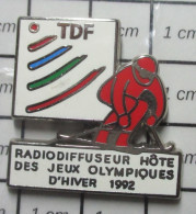 SP07 Pin's Pins / Beau Et Rare / JEUX OLYMPIQUES / SKIEUR TDF RADIODIFFUSEUR HOTE ALBERTVILLE 1992 - Olympische Spelen