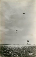 40* BISCAROSSE  Parachutistes (cpsm9x14)    MA101,0746 - Biscarrosse