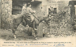 43* LE PUY Couple  A Cheval     MA101,0911 - Trachten