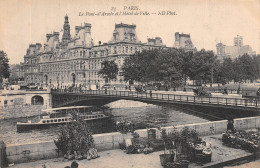 75-PARIS LE PONT D ARCOLE ET L HOTEL DE VILLE-N°T1071-C/0327 - Ponts