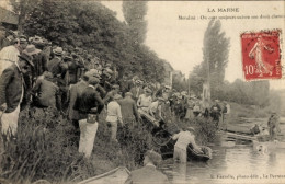 CPA La Varenne Saint Hilaire Val De Marne, La Marne, Menschengruppe, Auto Im Fluss - Andere & Zonder Classificatie