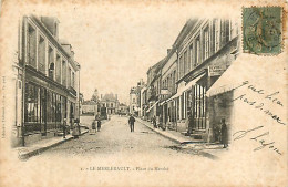 61* LE MERLERAULT  Place Du Marche   MA105,1390 - Le Merlerault