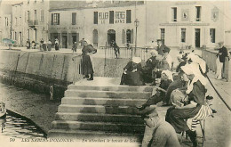 85* LES SABLES D OLONNE Attendant Le Bateau       MA107,0797 - Sables D'Olonne