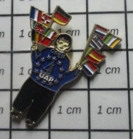 1618c Pin's Pins / Beau Et Rare / SPORTS / VOILE BATEAU OPEN UAP SUPPORTEUR AVEC DES DRAPEAUX - Sailing, Yachting